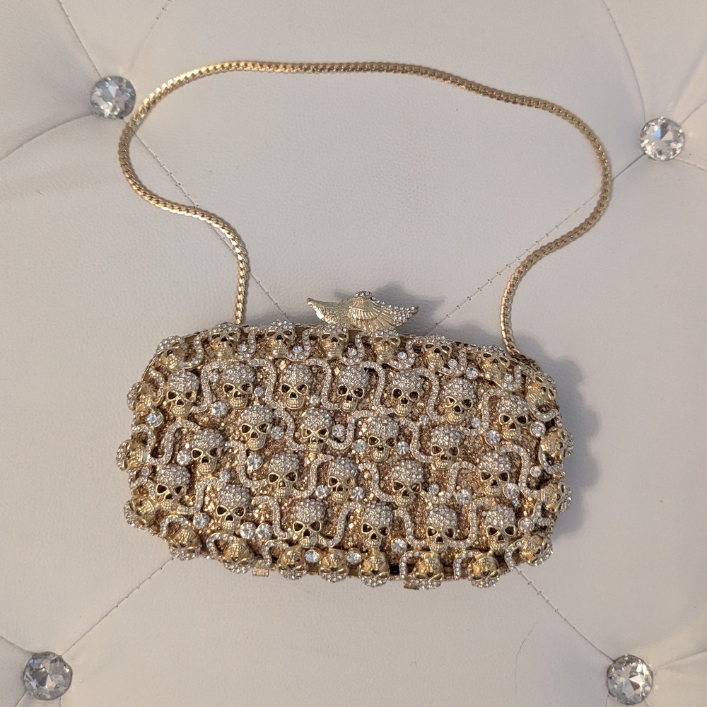 NWOT Gold Rhinestone Skull Clutch Purse - Picture 2 of 6